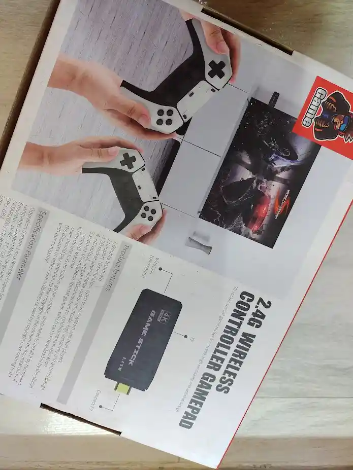 Consola De Juegos Retro En Hdmi M8 Pro Con Controles Inalambricos Blancos Game Stick