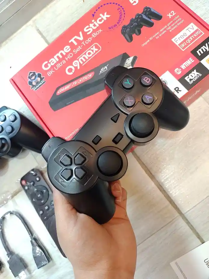 Consola Game Tv Stick 8k Juegos + Convertidor En Smart Tv Con Controles Inalambricos