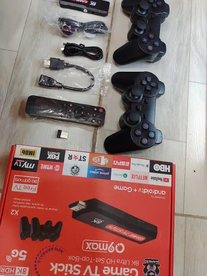 Consola Game Tv Stick 8k Juegos + Convertidor En Smart Tv Con Controles Inalambricos