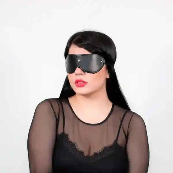 Antifaz Tapa Ojos En Cuero Negro Ajustable