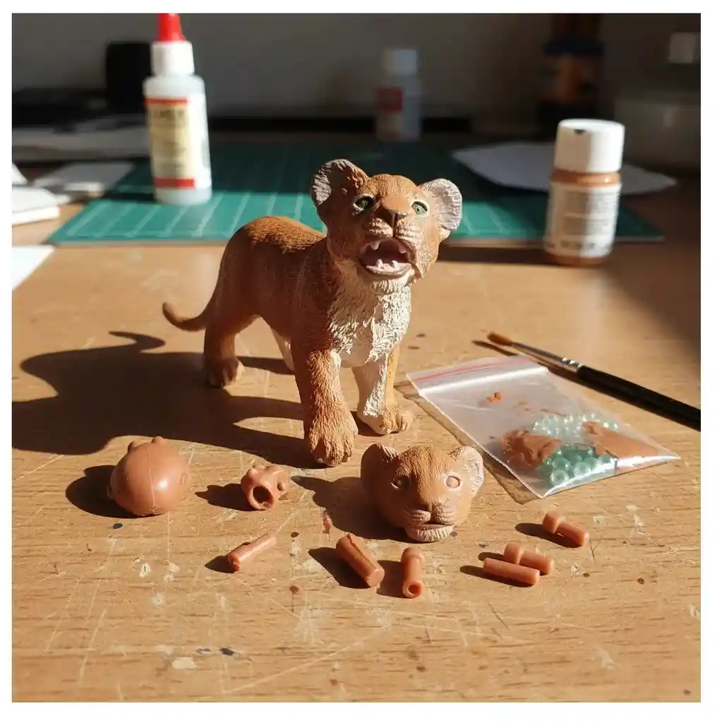 Figura Coleccionable Cría De León Pintada A Mano Papo