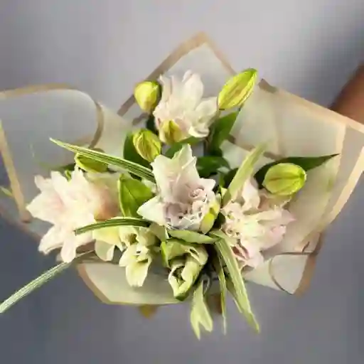 Bouquet De Lirios
