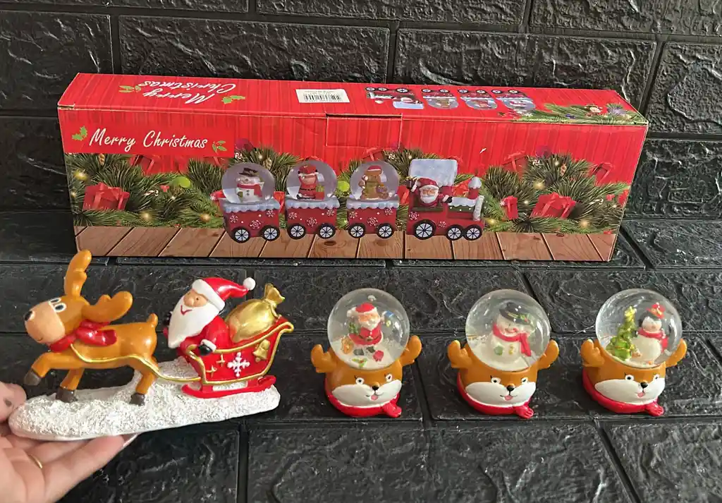 Trineo Santa Con Esferas 4 Piezas