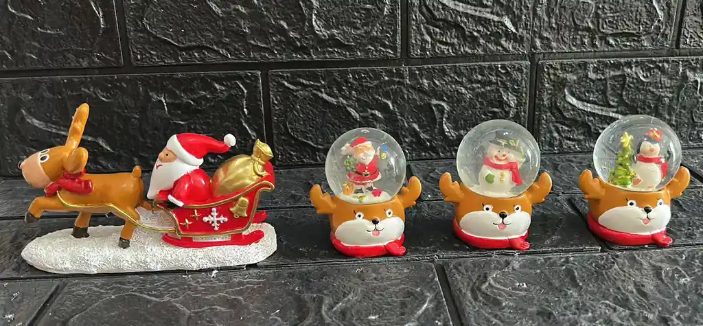 Trineo Santa Con Esferas 4 Piezas