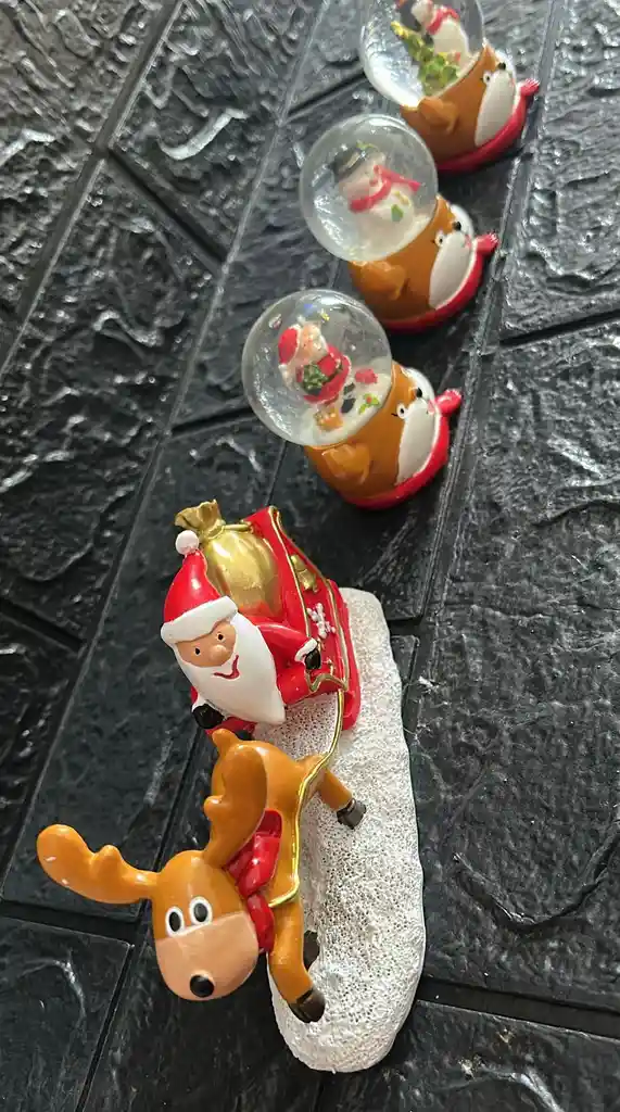 Trineo Santa Con Esferas 4 Piezas
