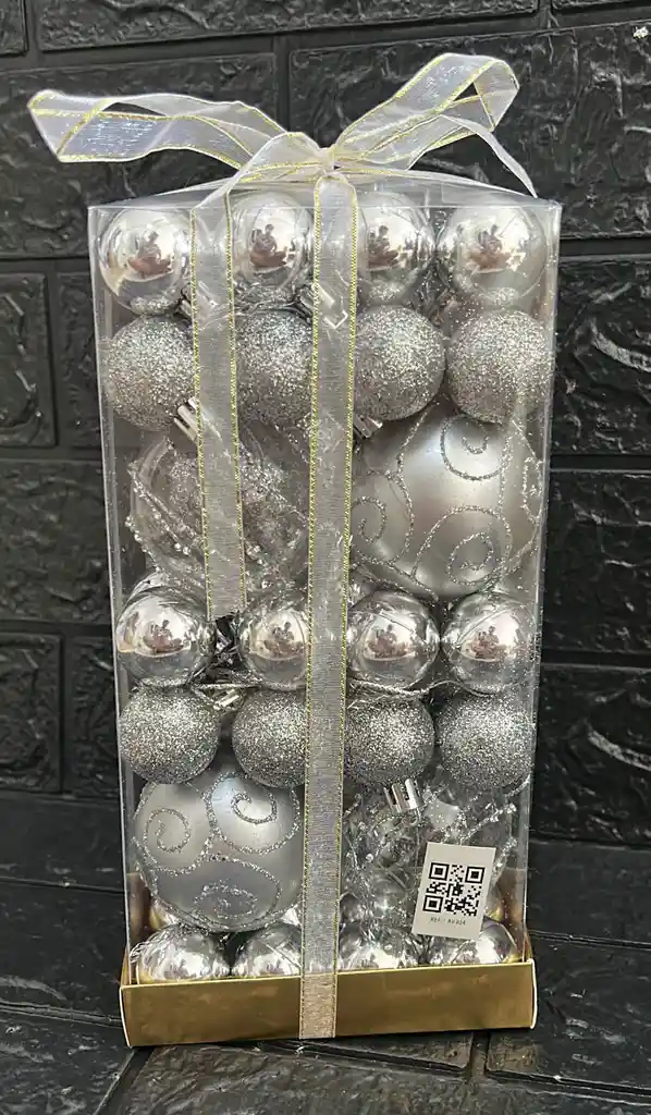 Bolas De Navidad X44 Unidades (4 #6) Y (40 #3) Plateadas