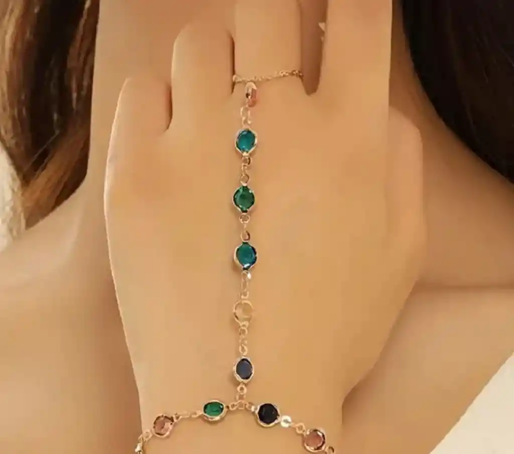 Pulcera Con Incrustaciones De Circunita Y Anillo De Enlace