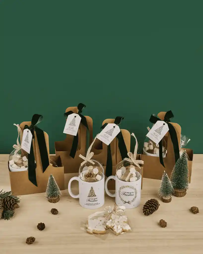 Kit Navideño Mug Y Chocolate Con Galleta Y Masmelos
