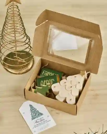 Caja Navideña Corporativa Con Vela En Forma De Árbol Y Chocolates