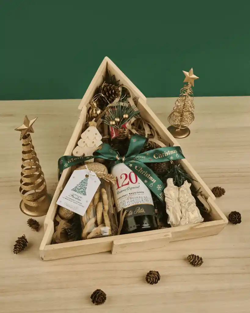 Arbolito De Madera Con Vino Santa Rita, Galletas Y Vela Navideña