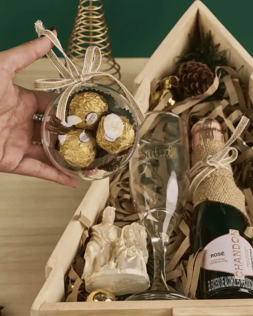 Caja Navideña En Forma De Arbolito Con Champaña Y Ferrero Rocher