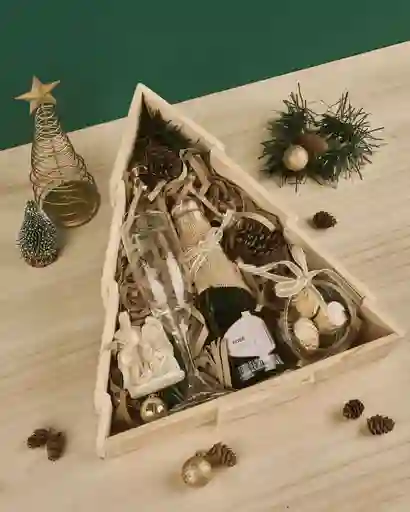 Regalo Navideño Premium Con Champaña Rosé, Pesebre Y Decoración Dorada