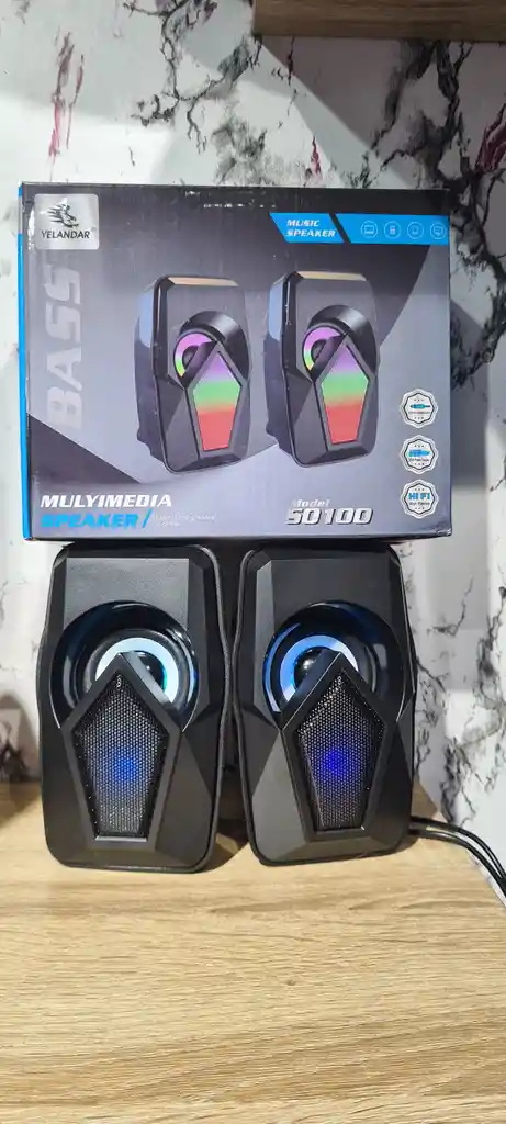 Parlantes Rgb