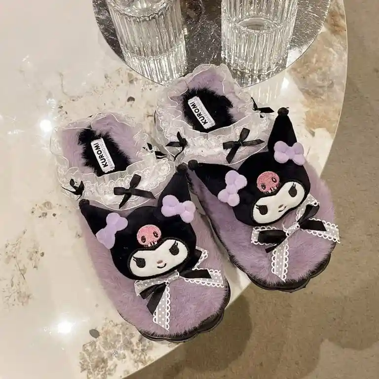 Pantuflas Kuromi Suela Antideslizante (talla 34-35)