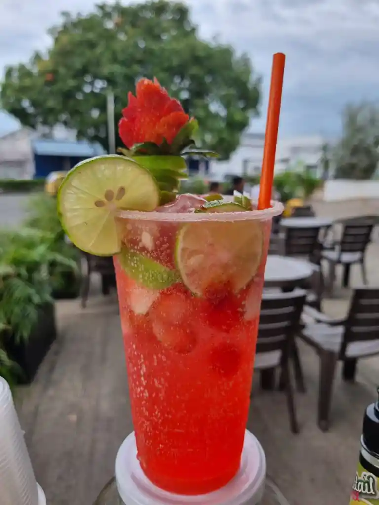 Michelada De Fresa Con Ginger/soda