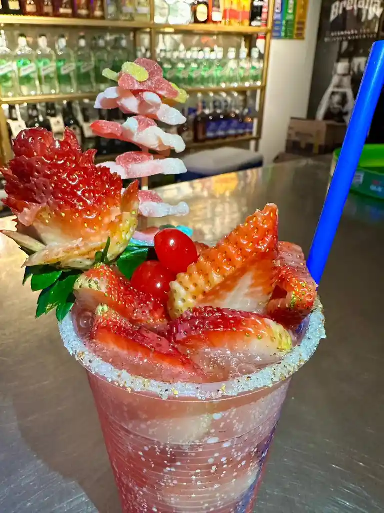 Michelada De Frutos Rojos (fresa Y Cereza) Con Ginger/soda