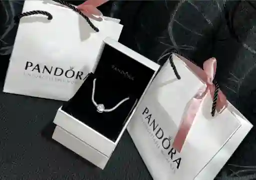 Brazalete Pandora Moments Cadena De Serpiente Corona O Resplandeciente Plata