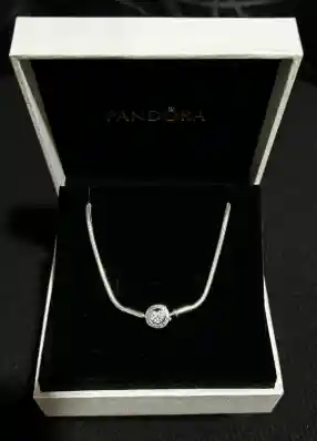 Cadena Pandora Moments Con Broche Brillante En Pavé - Elegancia Atemporal