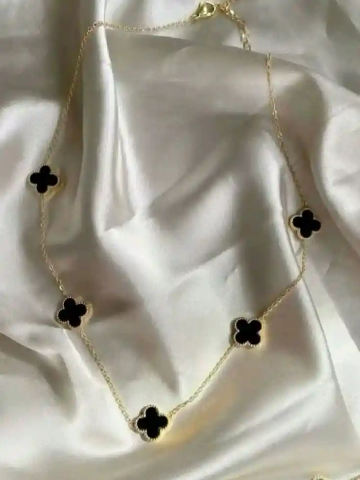 Collar De Trébol En Acero Inoxidable