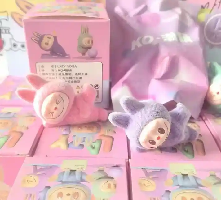 Lazy Yoga Caja 12 Unidades Labubu Muñeco