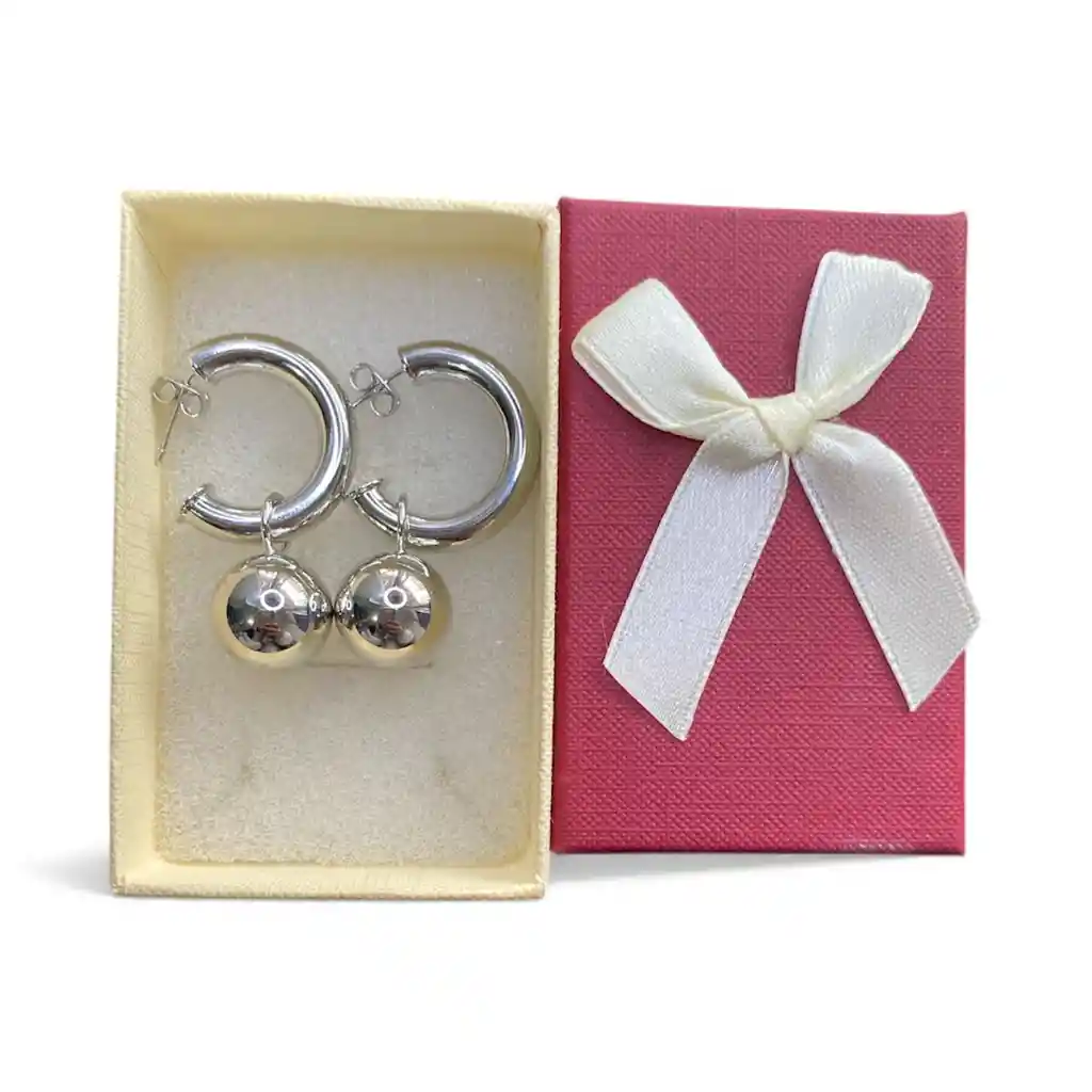 Aretes Tipo Candonga Grande Plateada Con Dije Esferico