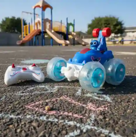 Carro Loco Modelo Stich Con Control Y Humo.