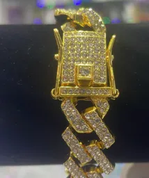 Pulsera Trenzada Dorada Gruesa Con Diamantes