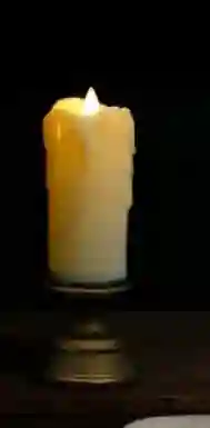 Vela Con Candelabro Pequeña Decoración Luz Led Movimiento Real