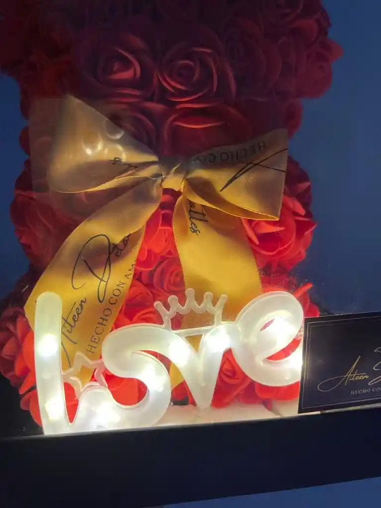 Oso Eterno Con Chocolates Y Luz