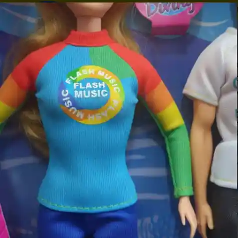 Pareja (familia) De Muñecos Surfing + Mascota / Niñas.