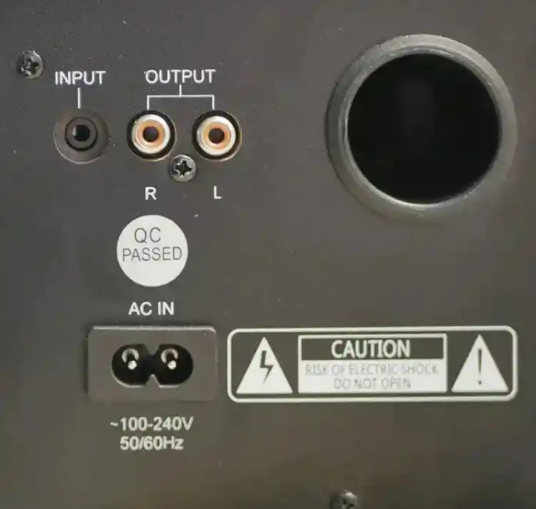 Parlantes Genius 2.1 300x Negros Con Subwoofer Y Sonido Potente Para Pc Y Laptop