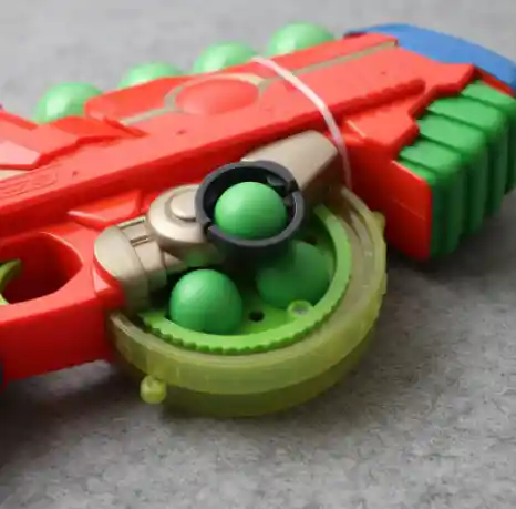 Pistola De Pelotas Con Luz.