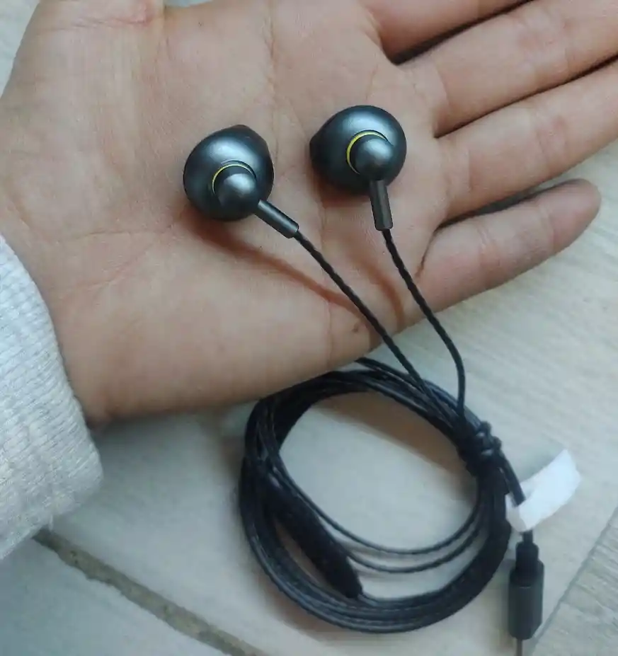 Audifonos Con Cable Entrada Tipo C Samsung Tuned By Akg Color Negro