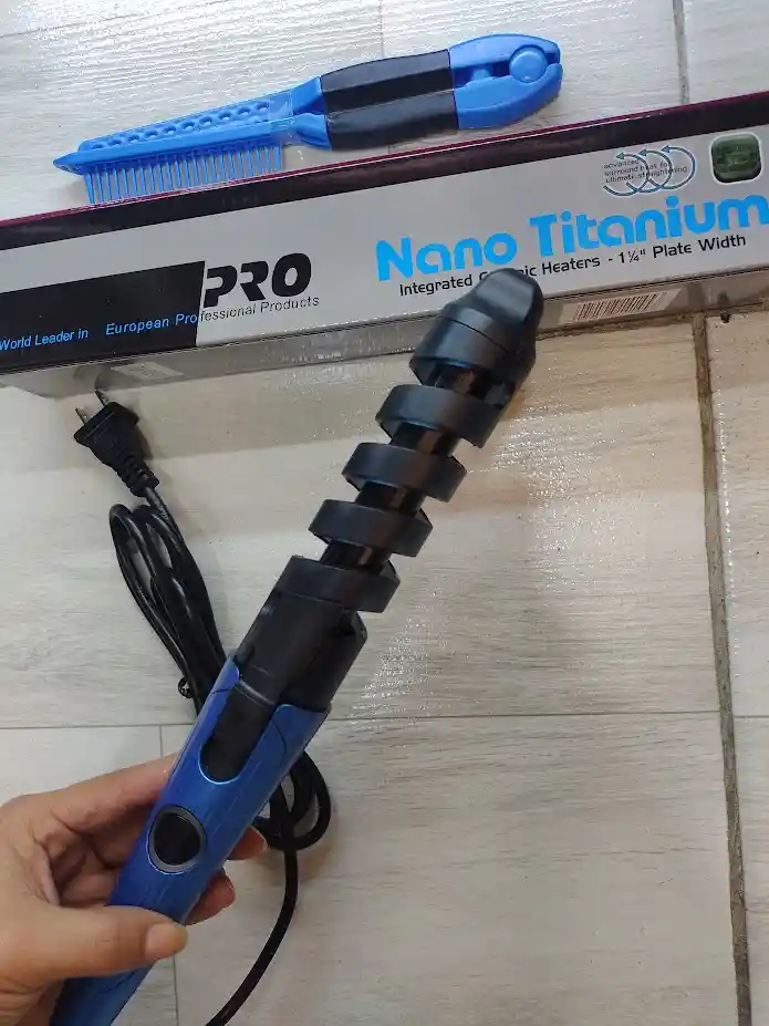 Pinza Rizador Encrespador Ondulador Electrico Para Cabello Nano Titanium Pro + Peinilla Azul
