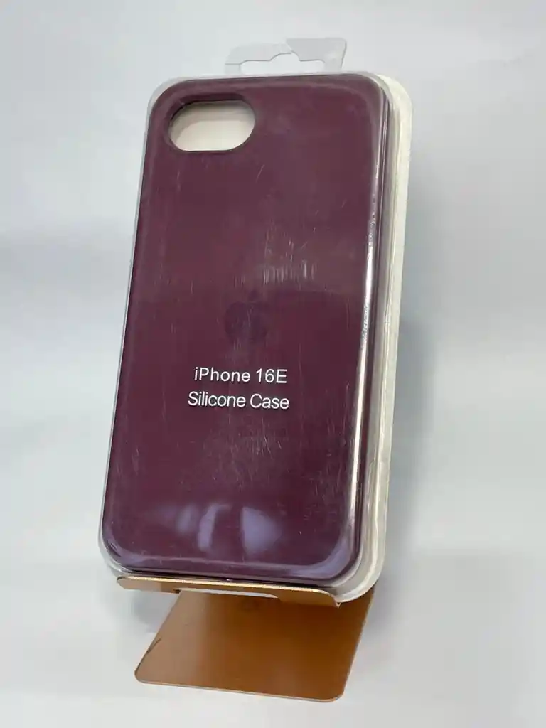 Silicón Case Iphone 16e Vinotinto