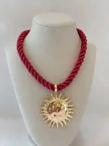 Collar Astro Con Lazo Rojo