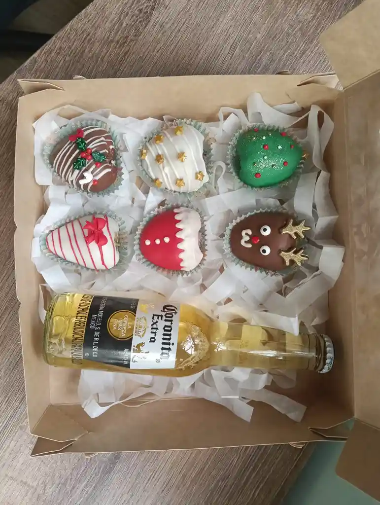 Combo Navidad Coronita + 6 Fresas Con Chocolate