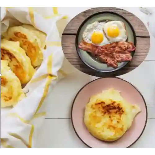 Arepa con Queso y Huevos Al Gusto+ Jugo