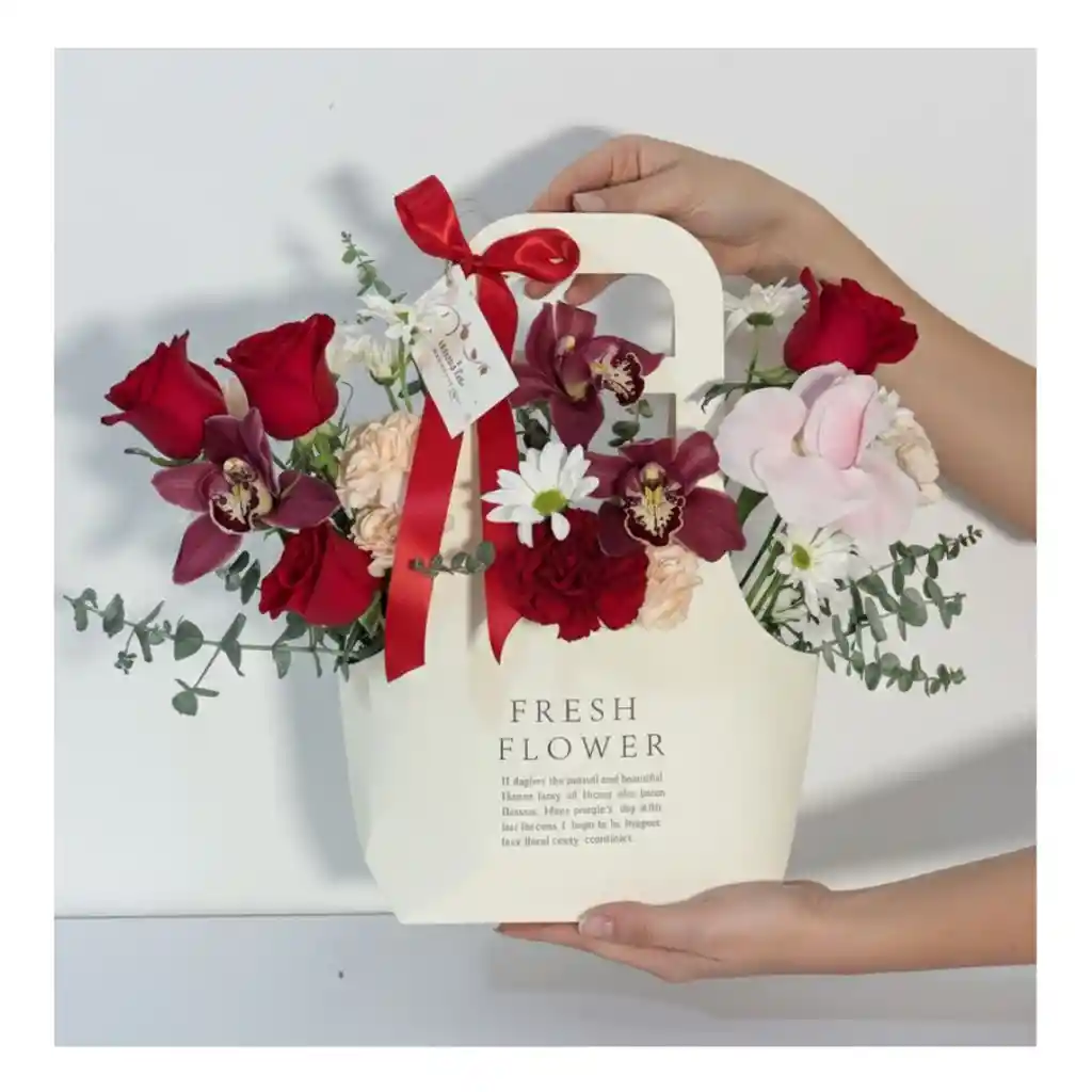 Bolso Floral Mix Con Rosas Y Orquídeas Estilo Bella Y Bestia