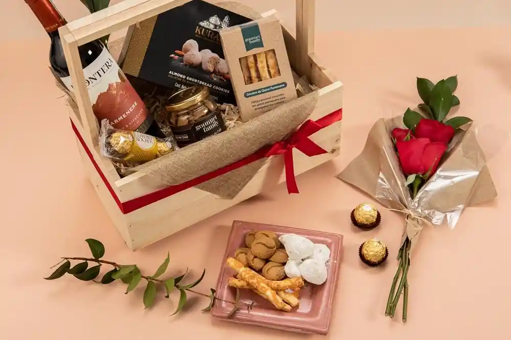 Amor Consentido Con Flores (ancheta - Regalo - Vino)