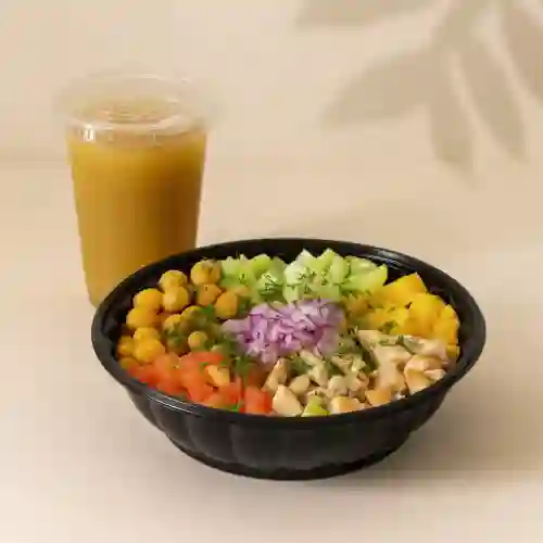 Combo: Ensalada Del Día + Bebida