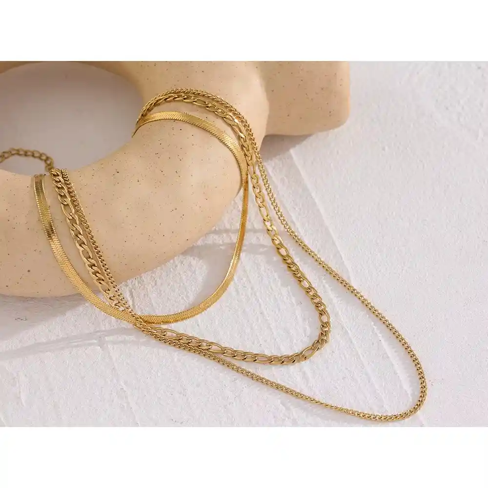 More Collar Capas Gold