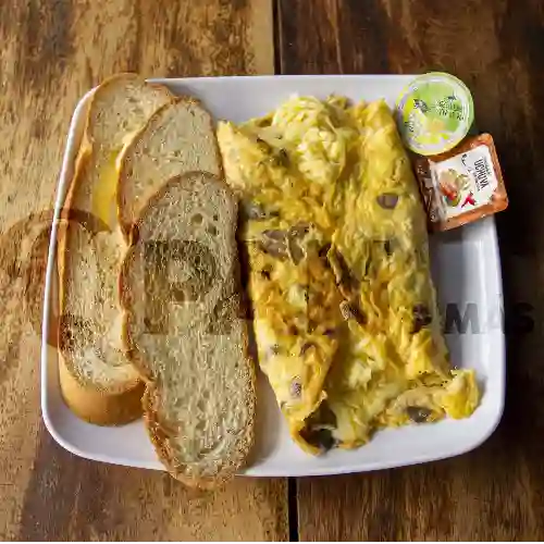 Omelett Pollo con Champiñones y Queso
