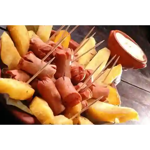 Salchipapa (2 Salchichas Americanas)