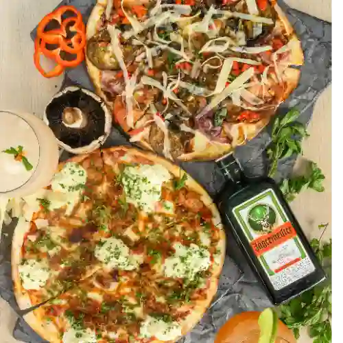 Pizza Tocineta Jagger + Ratatouille