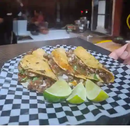 Quesadilla de Carnitas X 3