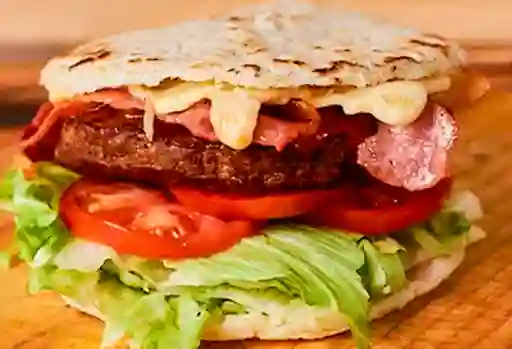 Combo Arepa Burger+ Gaseosa + Papas