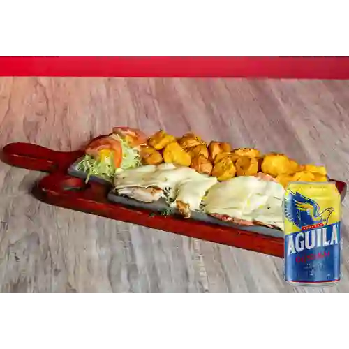 Combo Filete de Pollo Gratinado + Aguila Orig Lata 330ml