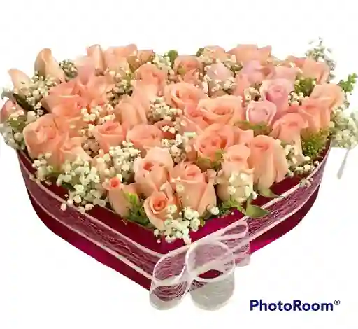 Caja de 48 rosas y perlas