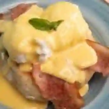 Huevos Benedictinos